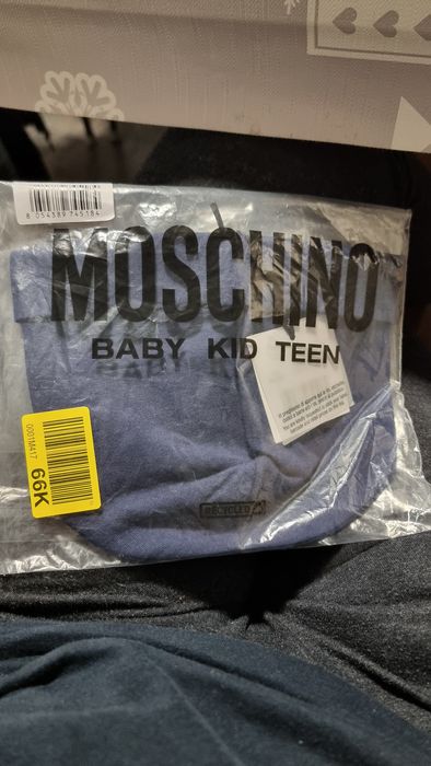 Бебешка шапка Moschino