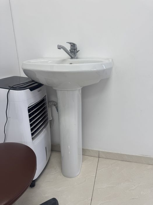 Раковина новая белая