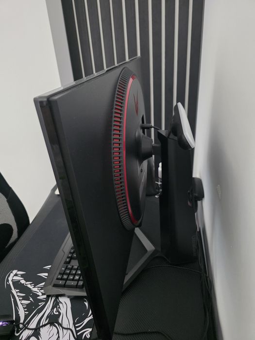 Monitor Gaming LED VA LG UltraGear 32GN650-B, 31.5", QHD, 165Hz