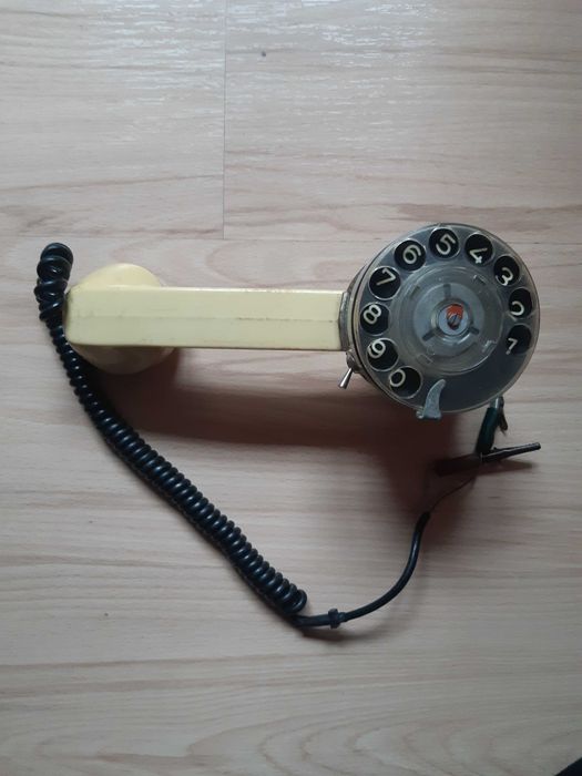 Телефон с шайба и крачета (тип крокодилчета) за захващане от АТЦ