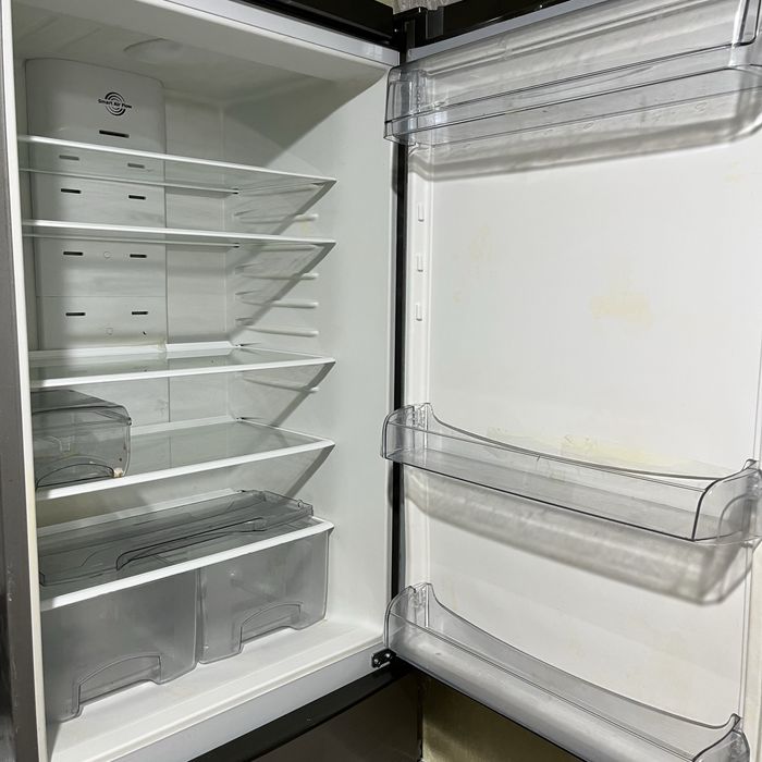 Холодильник б/у 180000