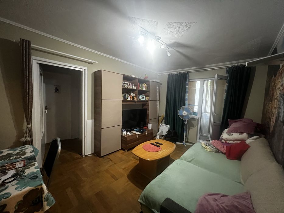 Apartament 3 camere etajul 1 zon Vlaicu
