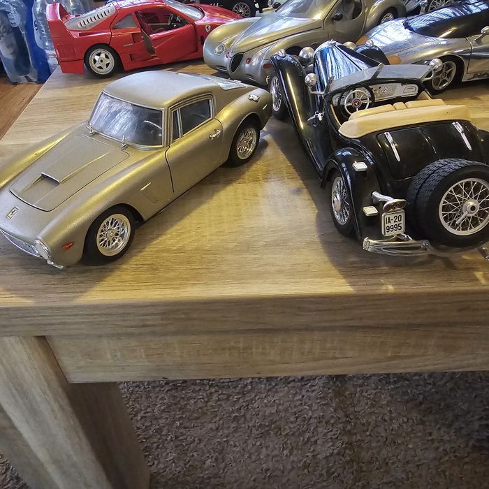 Colecție / Lot Mașinuțe Scară 1:8