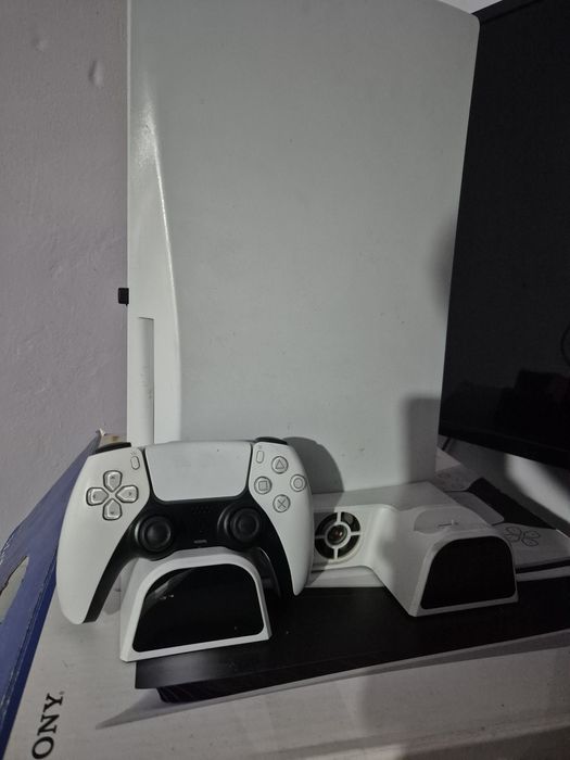 PS5 + 2 геймпада + SSD 1TB + подписка Deluxe