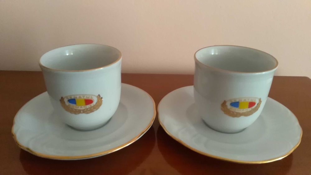 2 cesti cafea, vintage, 1990, inscriptie Senatul Romaniei, noi