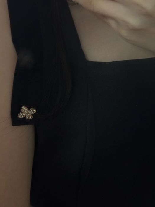 Чёрное вечернее платье