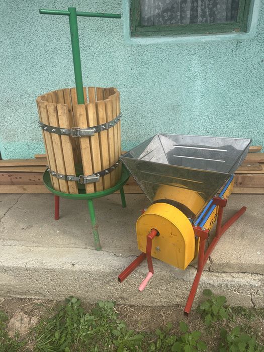 Pachet zdrobitor si desciorchinator struguri+ teasc.