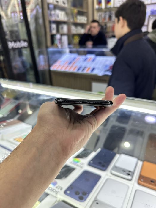 Iphone 11pro Max 256 gb 210$