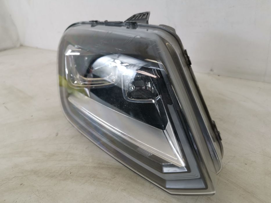 Фар Дясно С Ксенон Пълен Лед Фолксваген VW Амарок 1 [фейслифт] Повреде