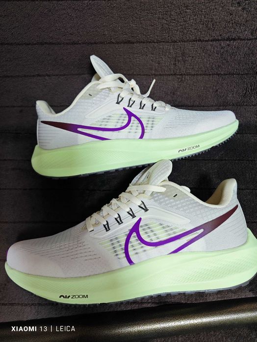 Продам кроссовки Nike