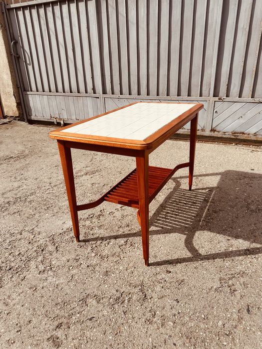 Винтидж холна маса – скандинавски дизайн в стила на Johannes Andersen