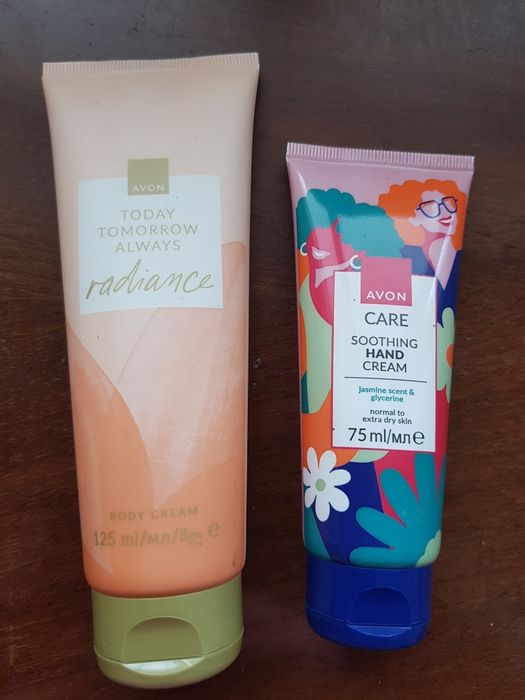 Avon Set loțiune de corp Today Radiance și cremă de mâini