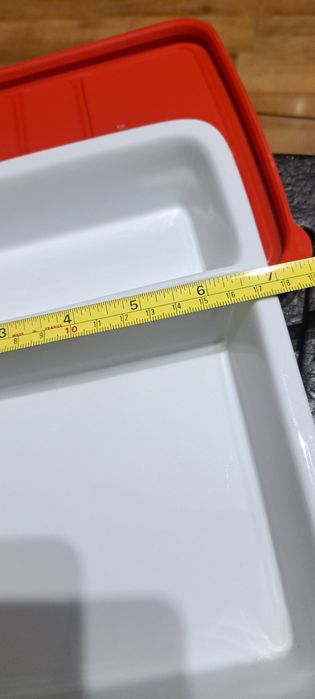 Порцеланова чиния за пренос и съхранение на храна