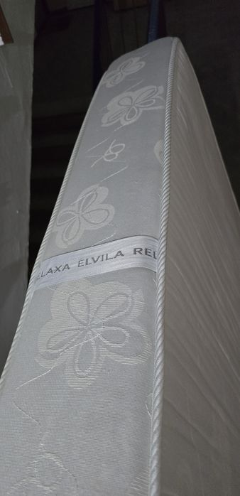 Vând pat cu saltea în stare perfectă 140/200