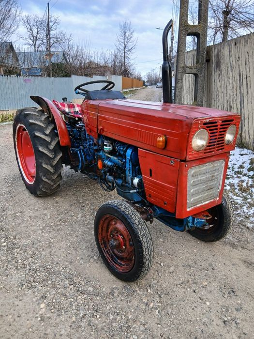 Vând tractor vr445  cutie de viteze 2 manete