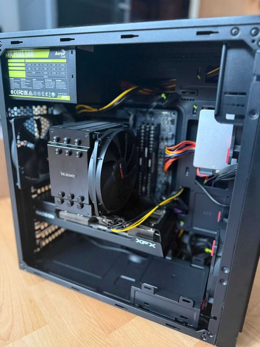 PC Gaming CPU Ryzen 7 3800XT GPU RX 6600XT