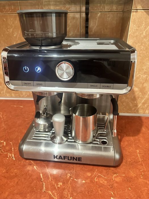 Kafune Expresor cafea cu rasnita