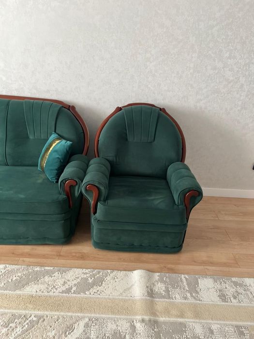 Продам диван и кресла