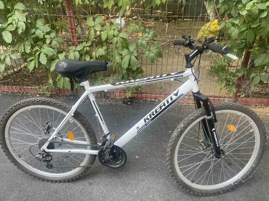 Vînd bicicletă ff puțin folosită , vedeți  cu zum cauciucurile