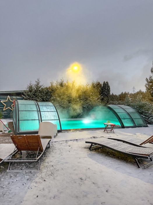 Vilă cu piscină încălzită si ciubăr la Brașov|10 persoane|Orchard Vila