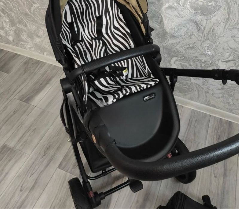 Продам коляску 2 в 1