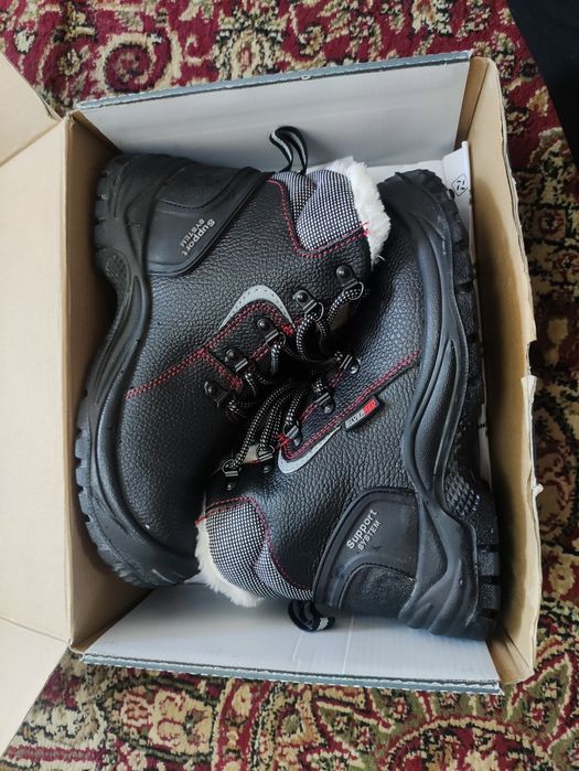 Продаю Safety ботинки за 10 000 тенге