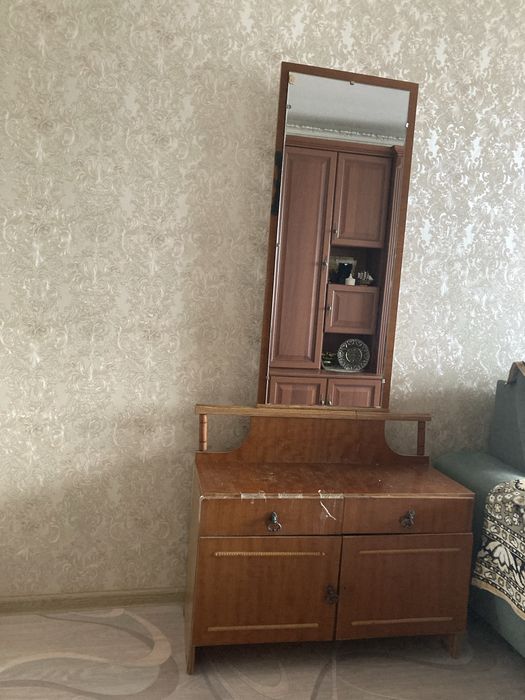 Трюмо от спальнрго гарнитура