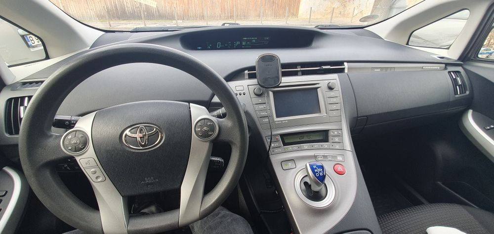 Toyota Prius 3 Plug-In Hybrid 2015