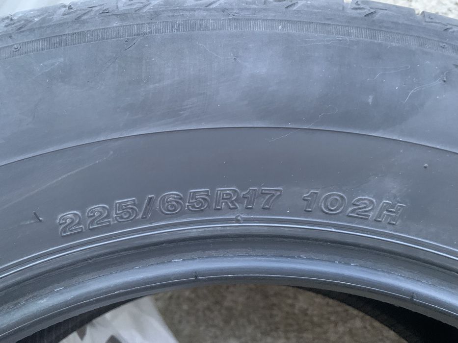 225/65/17 Летни гуми BRIDGESTONE 4 бр.
