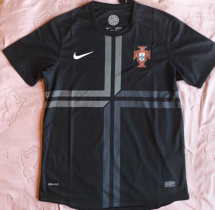 Трети екип на Португалия от сезон 2012-13