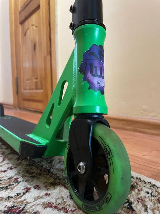 Самокат Longway Summit 2021 зеленый