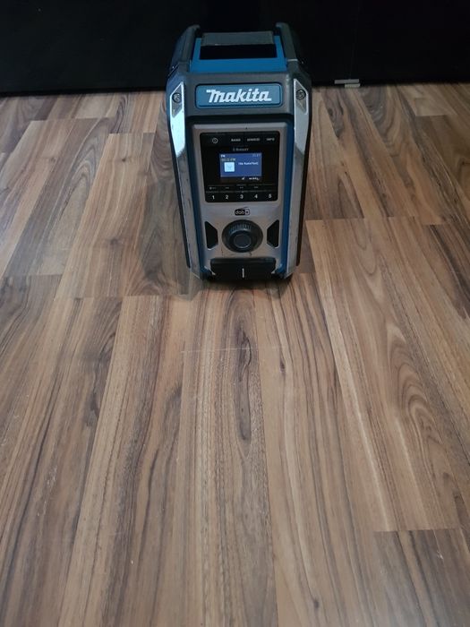 Radio Makita cu bluetooth