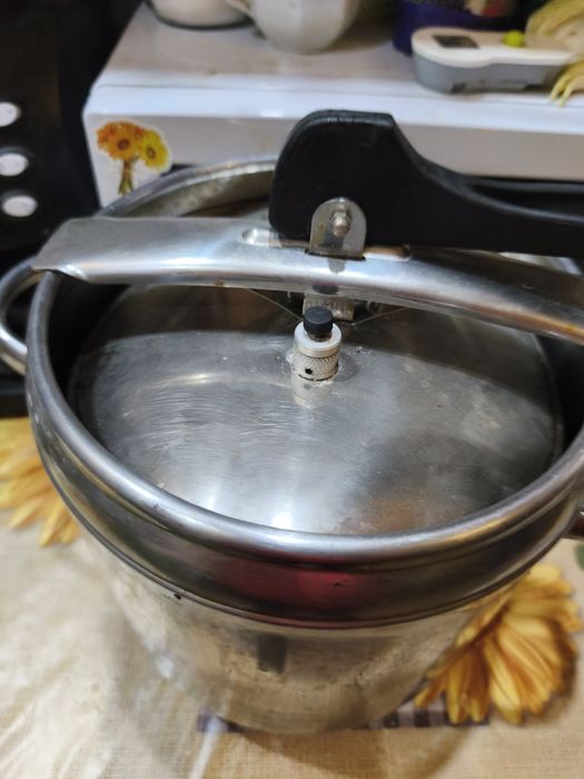 Тенджера под налягане