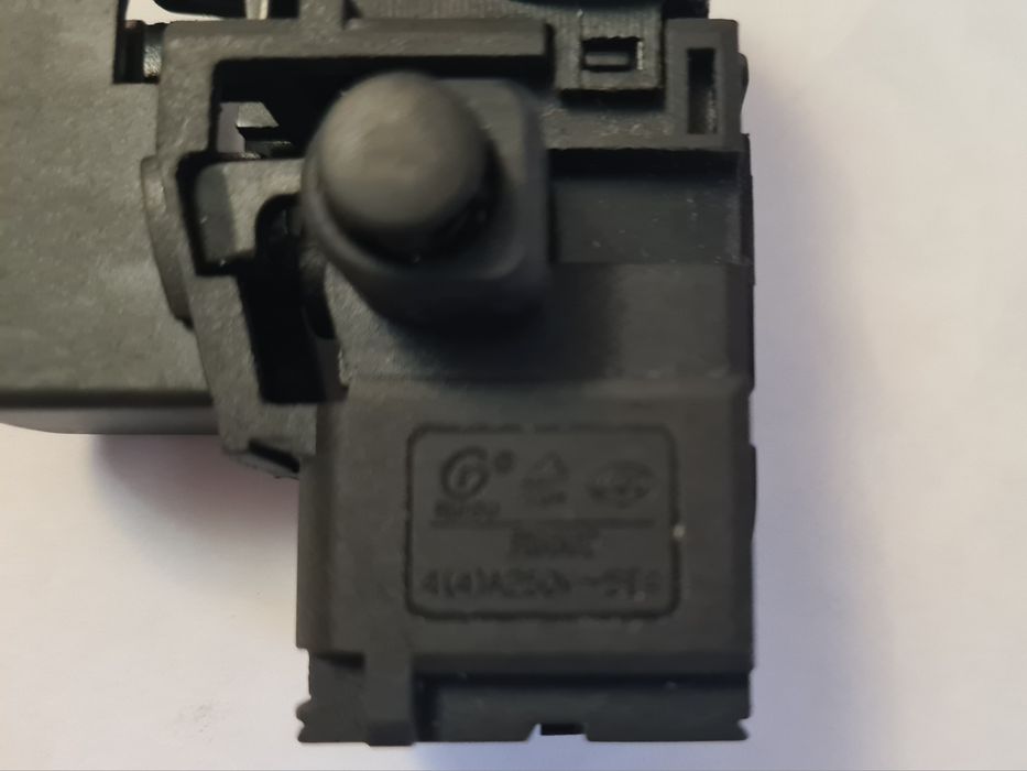 Кнопка, переключатель реверса для перфоратора.