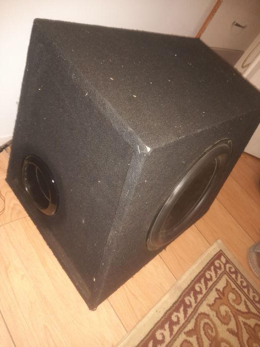 Продаётся саббуфер с мощностью 1000ватт