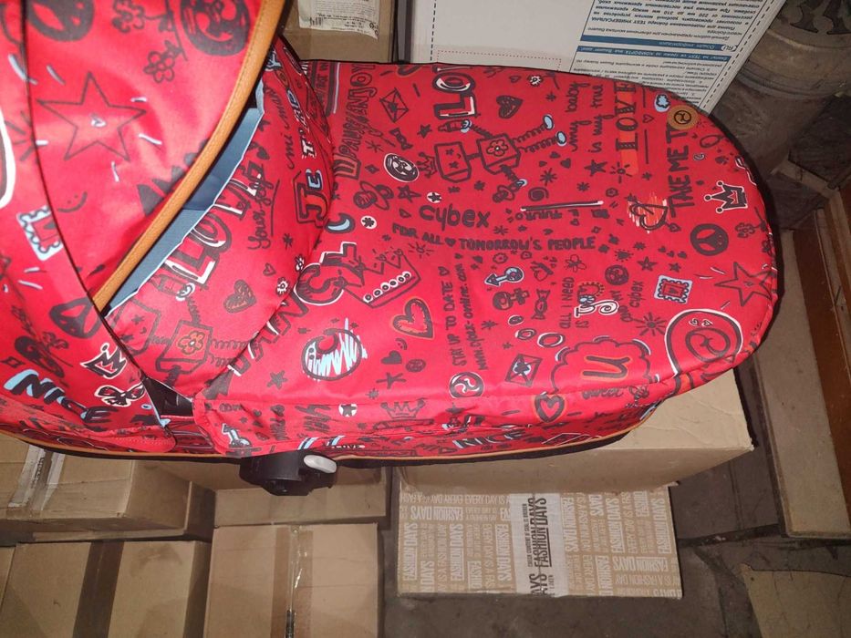 Зимен кош Cybex Cot s gold FE VALUES FOR LIFE Love red и подаръци