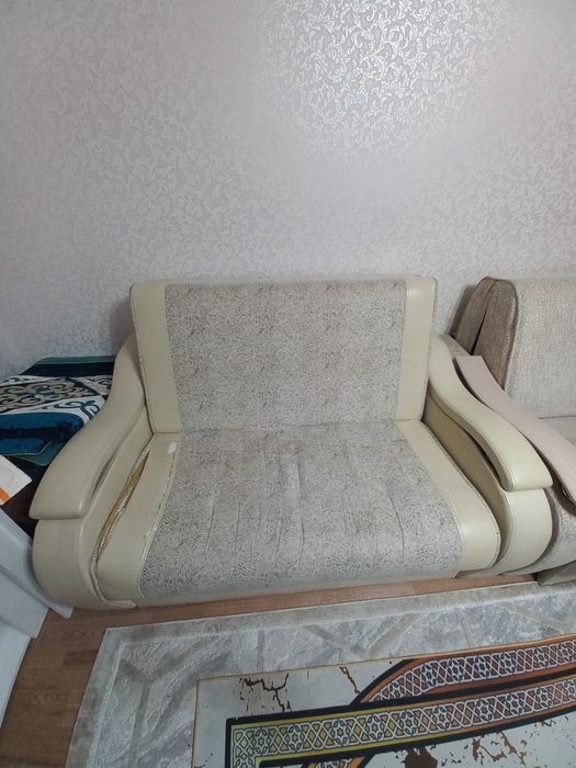 Диван 2+3 дарю диван