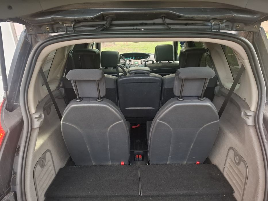 Renault megane scenic 7 locuri