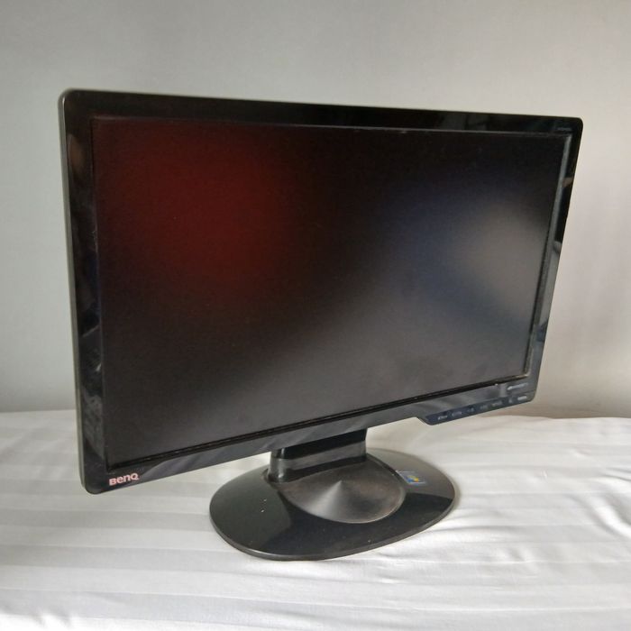 Монитор в хорошем качестве Срочно