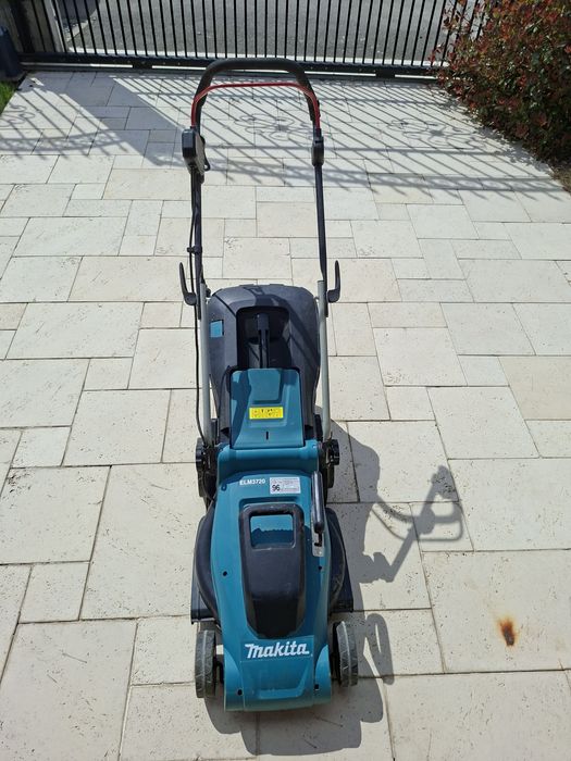 Masina electrica tuns iarba Makita ELM3720