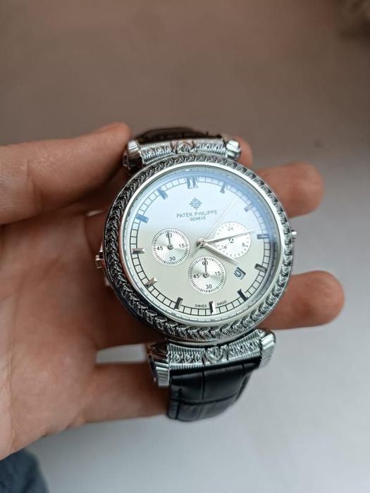 Продам часы с двойным циферблатом