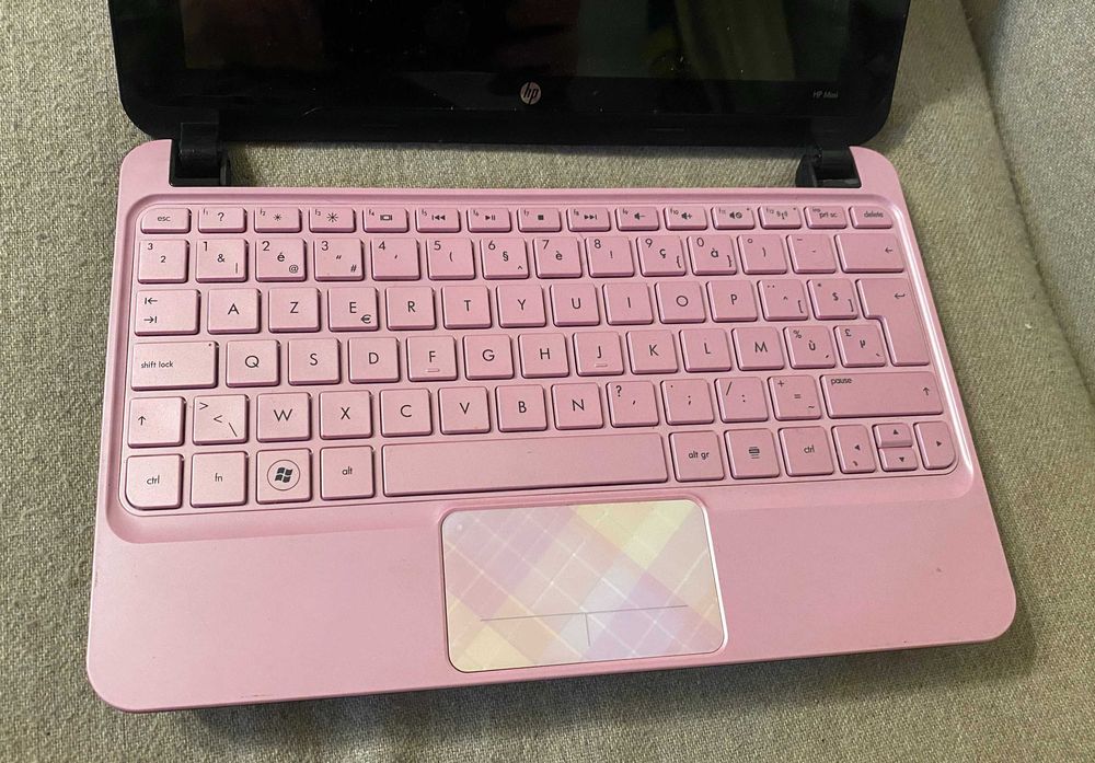 Laptop HP Mini 210-1130sb - fara baterie si incarcator - nu porneste