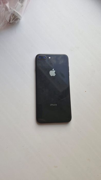 iPhone 8 plus 64GB