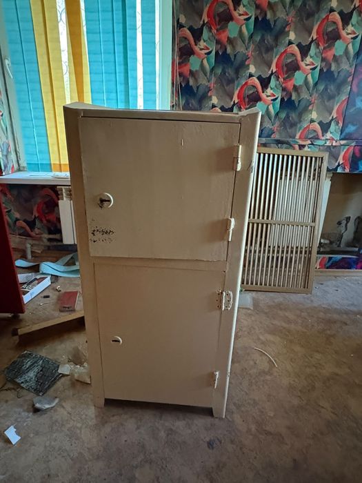 Продам сейф 15000
