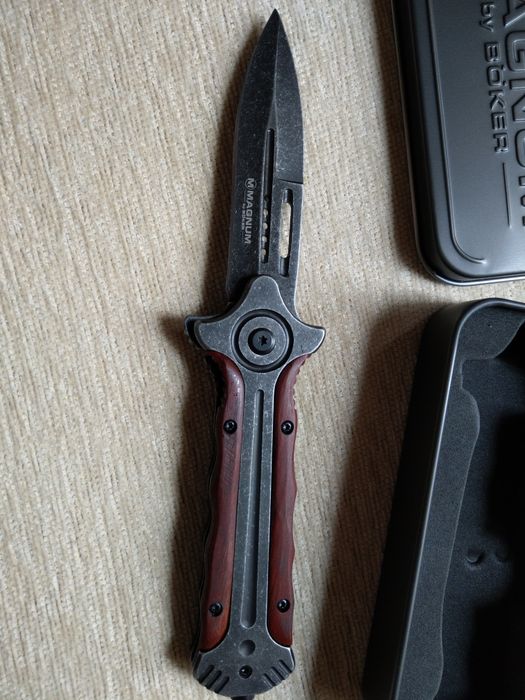 Ножове Boker Magnum