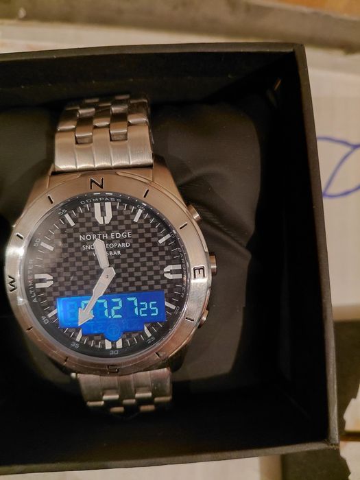 Продавам мъжки ръчен часовник