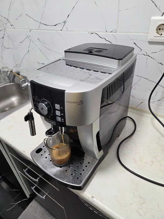 Espressor Automat DeLonghi Magnifica S ECAM 21.117.SB Aparat cu Cafea Boabe