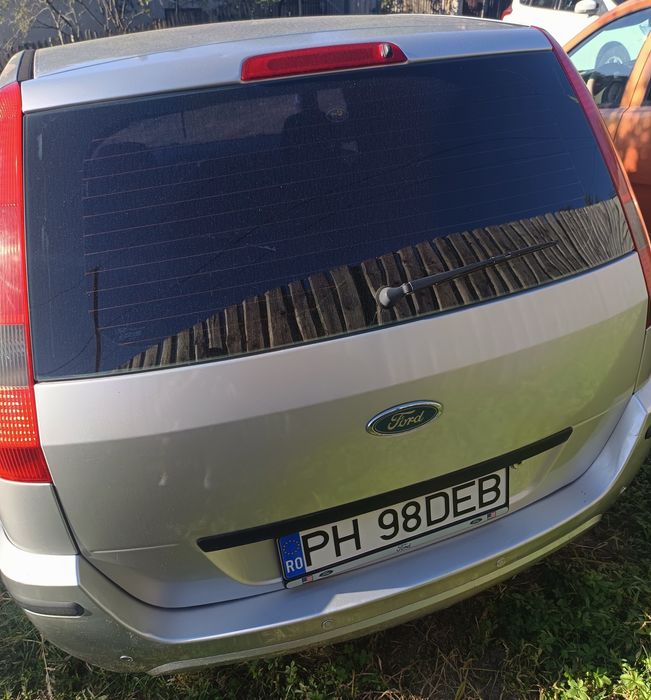 Vând Ford fusion