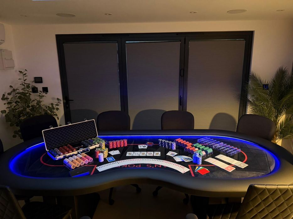 Masa Poker cu jetoane personalizate CustomTables.eu Bucuresti stoc urgent