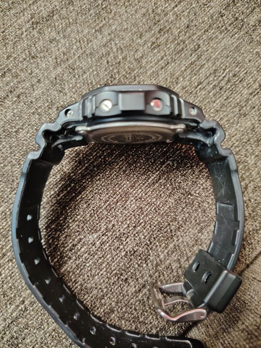 Часовник Casio GW-B5600